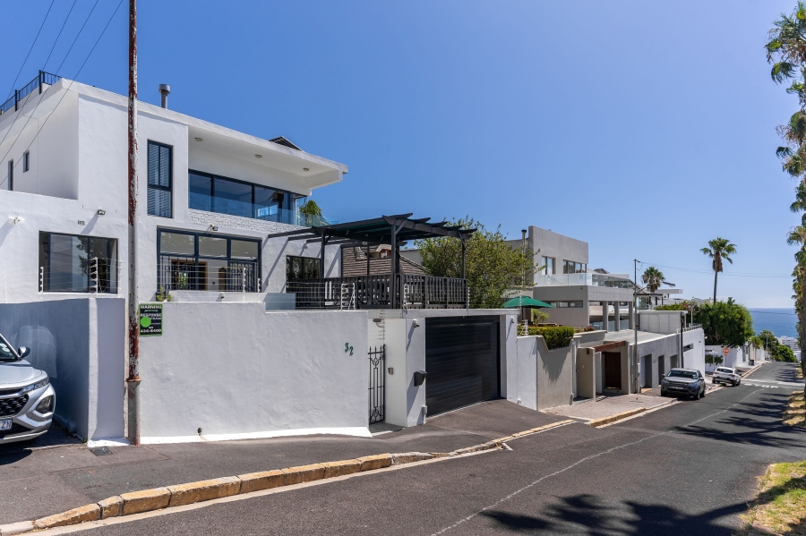 5 Bedroom Property for Sale in Fresnaye Western Cape